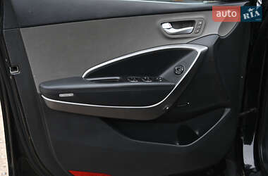 Внедорожник / Кроссовер Hyundai Santa FE 2013 в 