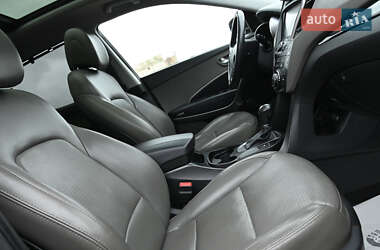 Внедорожник / Кроссовер Hyundai Santa FE 2013 в 