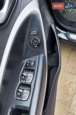Позашляховик / Кросовер Hyundai Santa FE 2012 в 