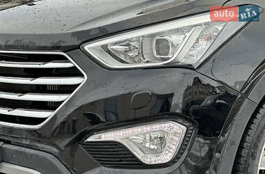 Позашляховик / Кросовер Hyundai Santa FE 2013 в 