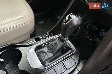 Позашляховик / Кросовер Hyundai Santa FE 2013 в 
