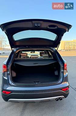 Внедорожник / Кроссовер Hyundai Santa FE 2015 в 
