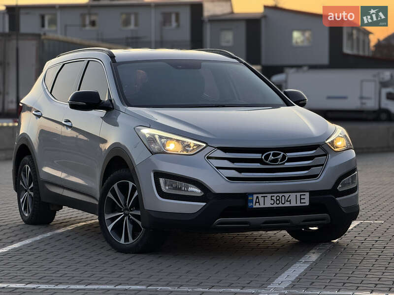 Внедорожник / Кроссовер Hyundai Santa FE 2015 в 