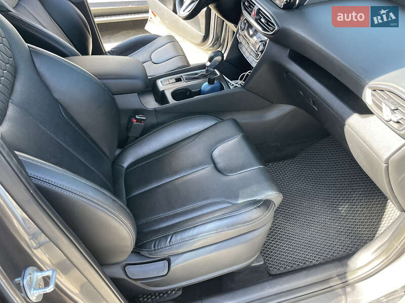 Позашляховик / Кросовер Hyundai Santa FE 2019 в Умані