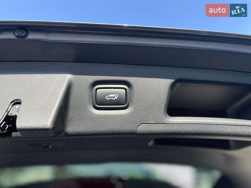 Позашляховик / Кросовер Hyundai Santa FE 2019 в Умані