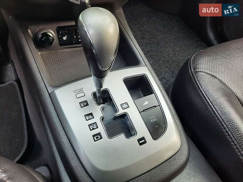 Внедорожник / Кроссовер Hyundai Santa FE 2012 в Полтаве