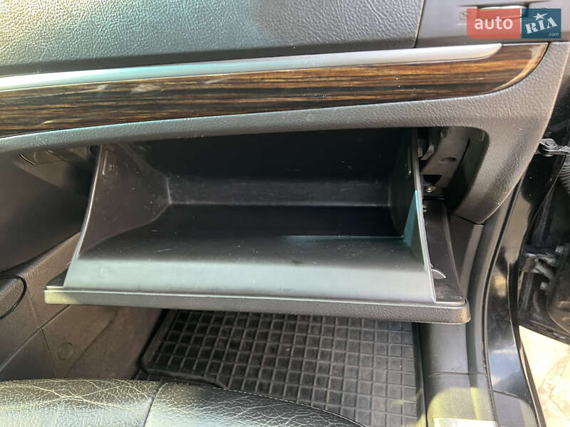 Позашляховик / Кросовер Hyundai Santa FE 2011 в Броварах