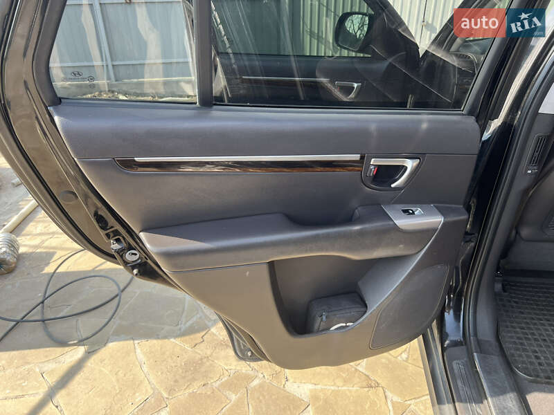 Позашляховик / Кросовер Hyundai Santa FE 2011 в Броварах