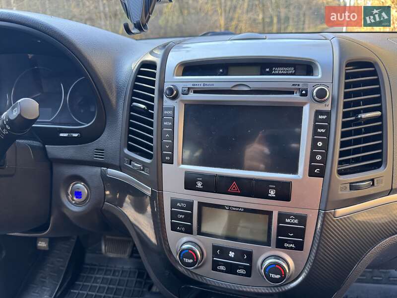 Позашляховик / Кросовер Hyundai Santa FE 2011 в Луцьку