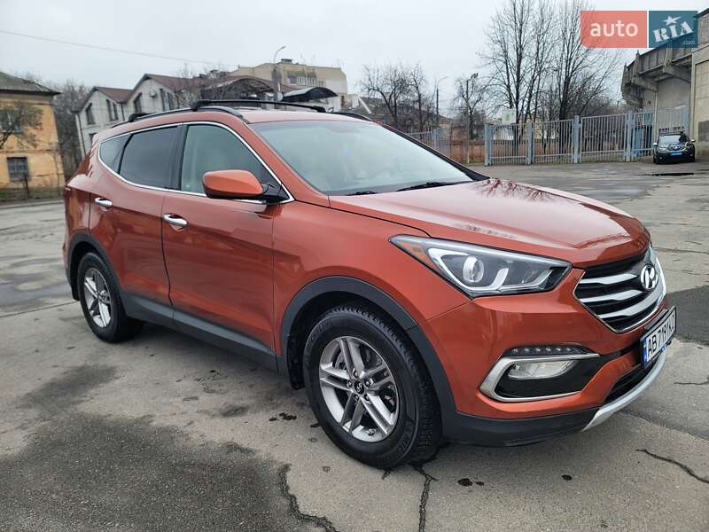 Позашляховик / Кросовер Hyundai Santa FE 2016 в Вінниці