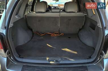 Внедорожник / Кроссовер Hyundai Santa FE 2005 в 