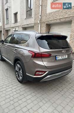 Внедорожник / Кроссовер Hyundai Santa FE 2019 в 