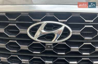 Внедорожник / Кроссовер Hyundai Santa FE 2019 в 