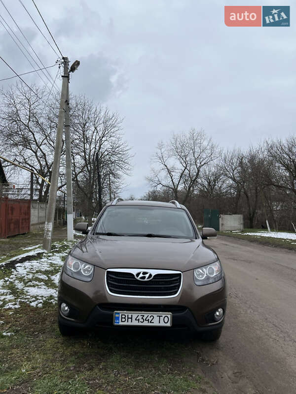 Позашляховик / Кросовер Hyundai Santa FE 2011 в 