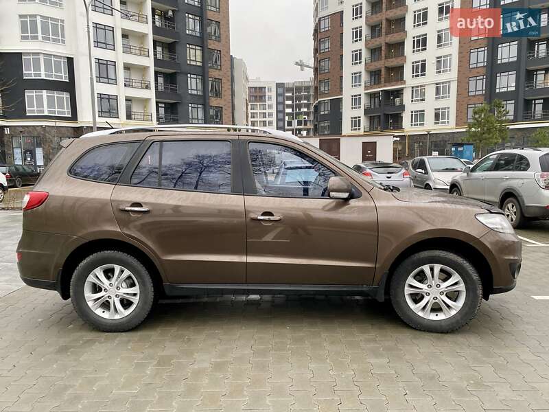Позашляховик / Кросовер Hyundai Santa FE 2011 в Бучі