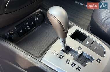Внедорожник / Кроссовер Hyundai Santa FE 2012 в 