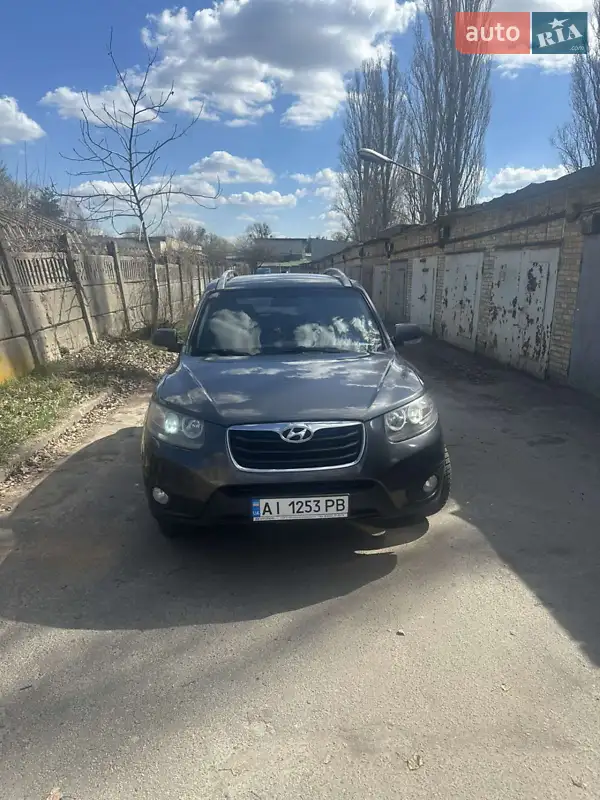 Внедорожник / Кроссовер Hyundai Santa FE 2011 в 
