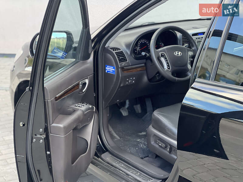 Внедорожник / Кроссовер Hyundai Santa FE 2010 в Ровно