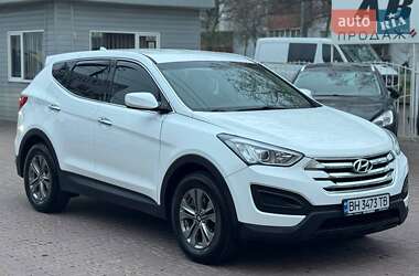 Позашляховик / Кросовер Hyundai Santa FE 2015 в 
