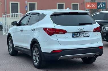 Позашляховик / Кросовер Hyundai Santa FE 2015 в 