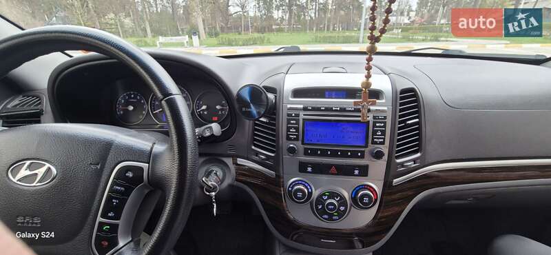Позашляховик / Кросовер Hyundai Santa FE 2010 в Ірпені