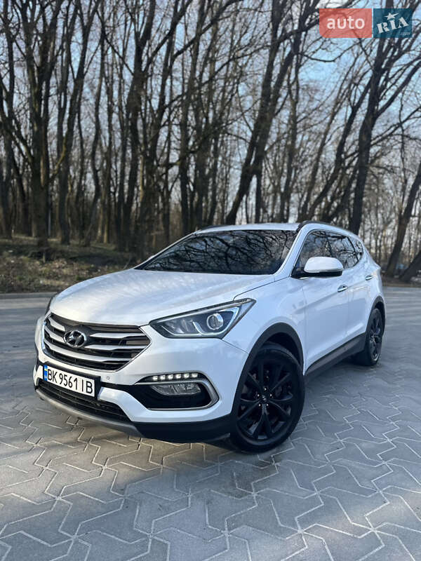 Внедорожник / Кроссовер Hyundai Santa FE 2017 в 