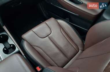 Внедорожник / Кроссовер Hyundai Santa FE 2019 в 