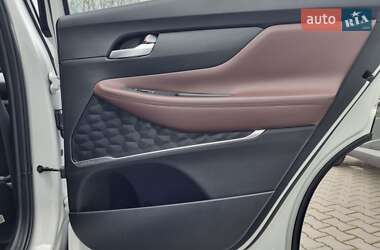Внедорожник / Кроссовер Hyundai Santa FE 2019 в 