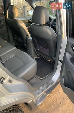 Внедорожник / Кроссовер Hyundai Santa FE 2004 в 