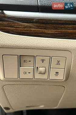 Внедорожник / Кроссовер Hyundai Santa FE 2011 в 