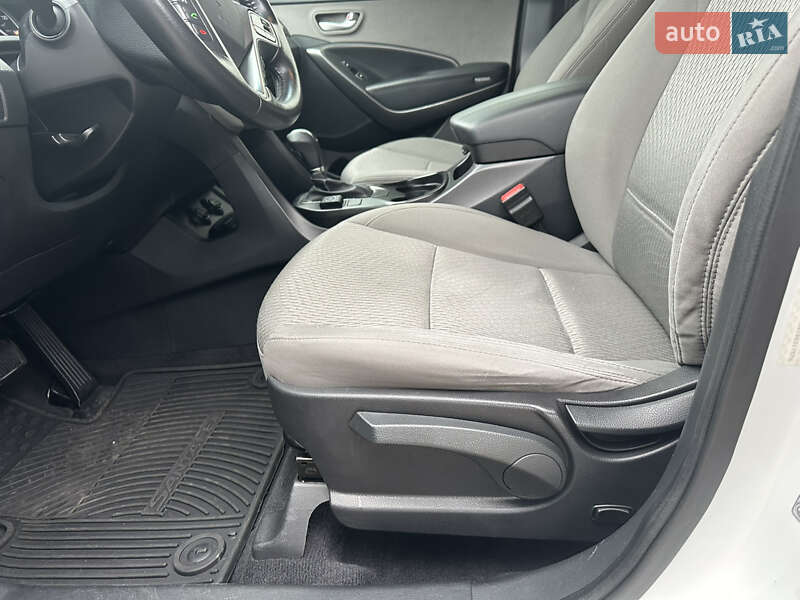 Позашляховик / Кросовер Hyundai Santa FE 2015 в Києві