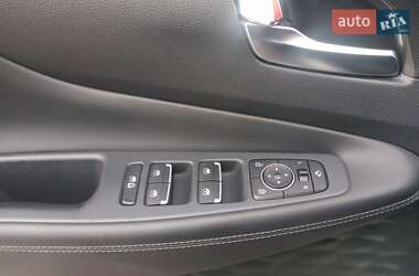 Позашляховик / Кросовер Hyundai Santa FE 2021 в 