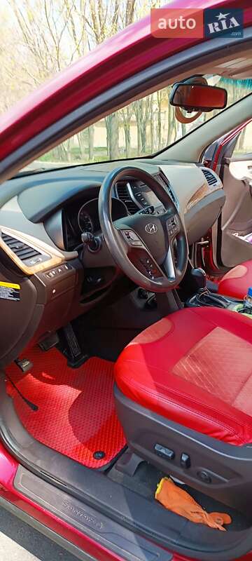 Позашляховик / Кросовер Hyundai Santa FE 2015 в Ізюмі