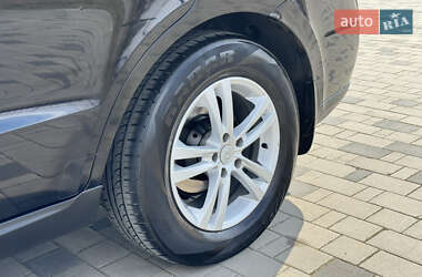 Внедорожник / Кроссовер Hyundai Santa FE 2011 в 