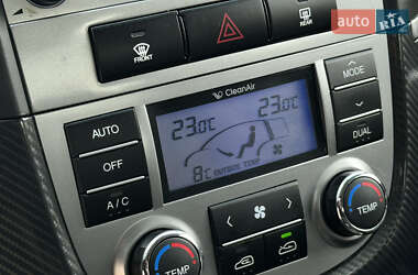 Внедорожник / Кроссовер Hyundai Santa FE 2011 в 