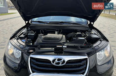 Внедорожник / Кроссовер Hyundai Santa FE 2011 в 