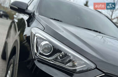 Позашляховик / Кросовер Hyundai Santa FE 2016 в 