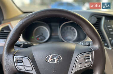 Внедорожник / Кроссовер Hyundai Santa FE 2013 в 