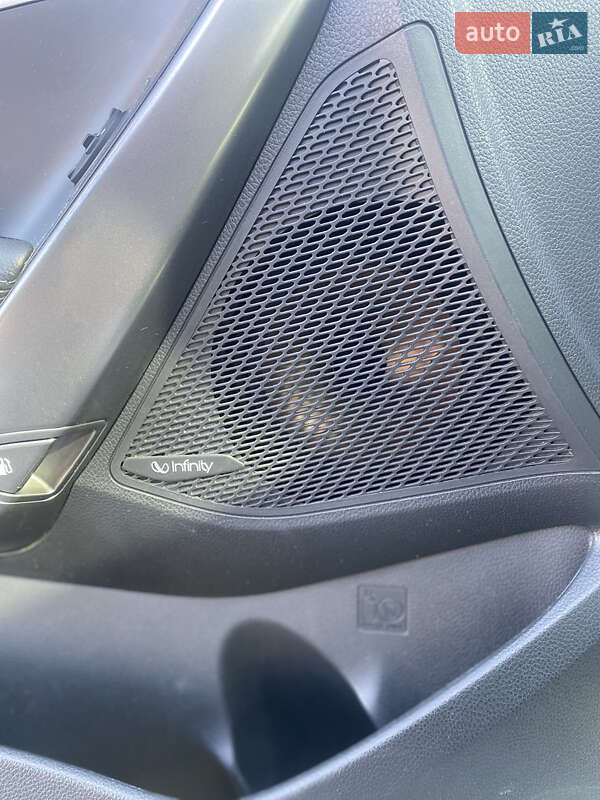 Позашляховик / Кросовер Hyundai Santa FE 2017 в Одесі