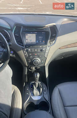 Внедорожник / Кроссовер Hyundai Santa FE 2017 в 