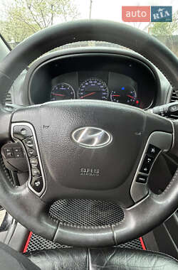 Внедорожник / Кроссовер Hyundai Santa FE 2010 в 