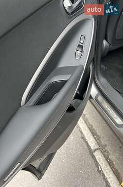 Внедорожник / Кроссовер Hyundai Santa FE 2012 в 