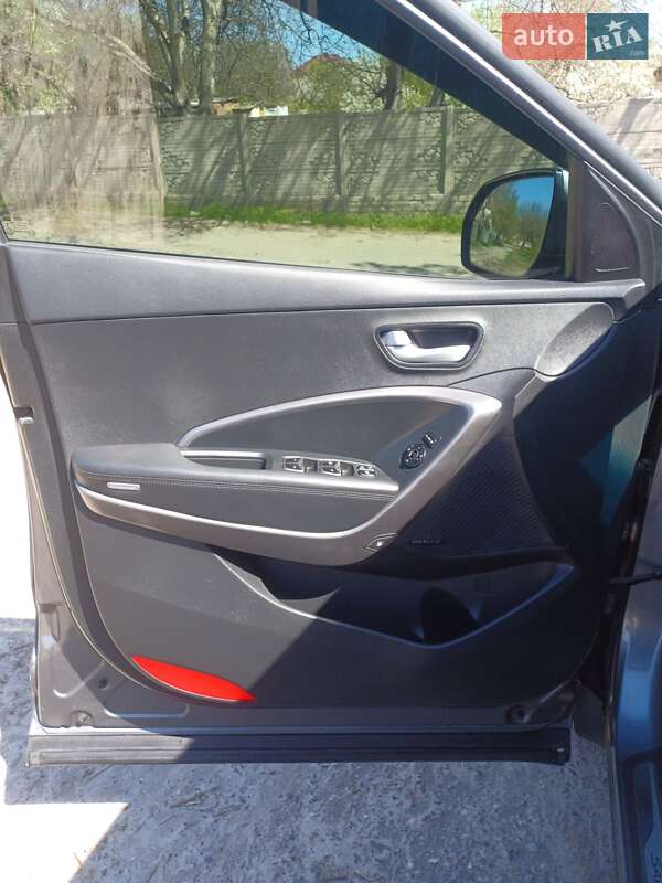 Позашляховик / Кросовер Hyundai Santa FE 2014 в Краснограді
