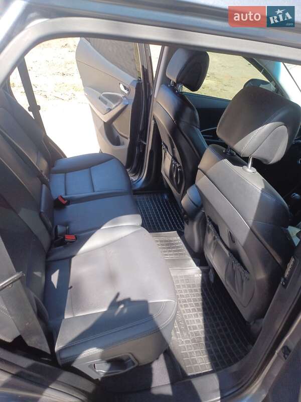 Позашляховик / Кросовер Hyundai Santa FE 2014 в Краснограді