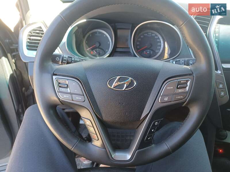 Позашляховик / Кросовер Hyundai Santa FE 2014 в Краснограді