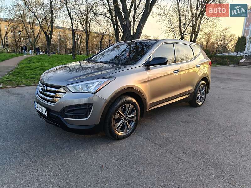 Позашляховик / Кросовер Hyundai Santa FE 2015 в 