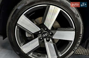 Внедорожник / Кроссовер Hyundai Santa FE 2024 в 