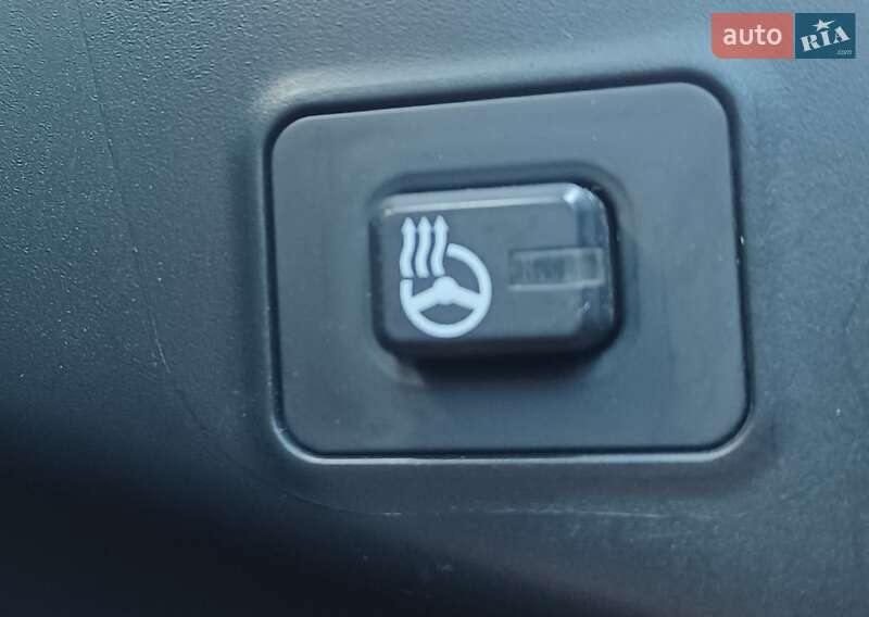 Позашляховик / Кросовер Hyundai Santa FE 2014 в Краснограді