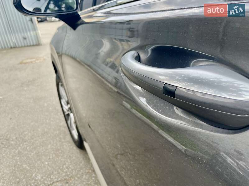 Внедорожник / Кроссовер Hyundai Santa FE 2019 в Киеве