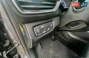 Позашляховик / Кросовер Hyundai Santa FE 2019 в 